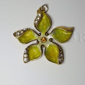Flower necklace pendant